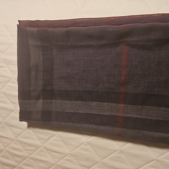 Burberry Scarf - Picture 8 of 8